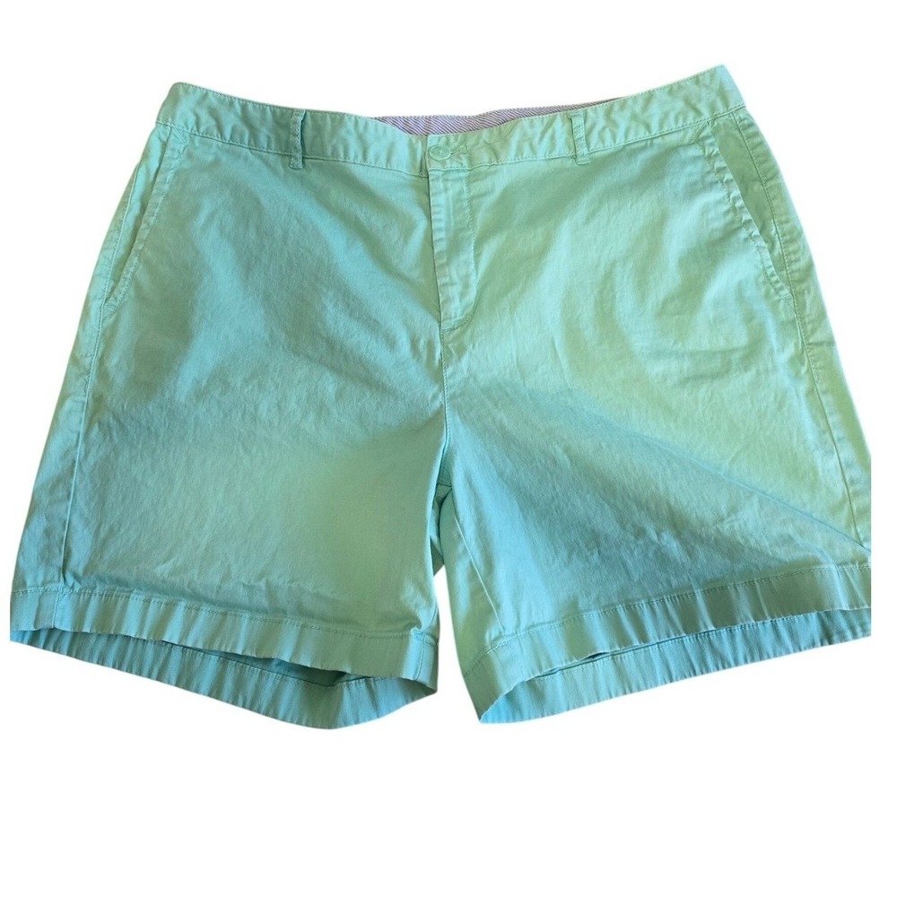 LL Bean Favorite Fit Mint Green Chino Shorts Womens 18 Reg 287708 Stretch Cotton